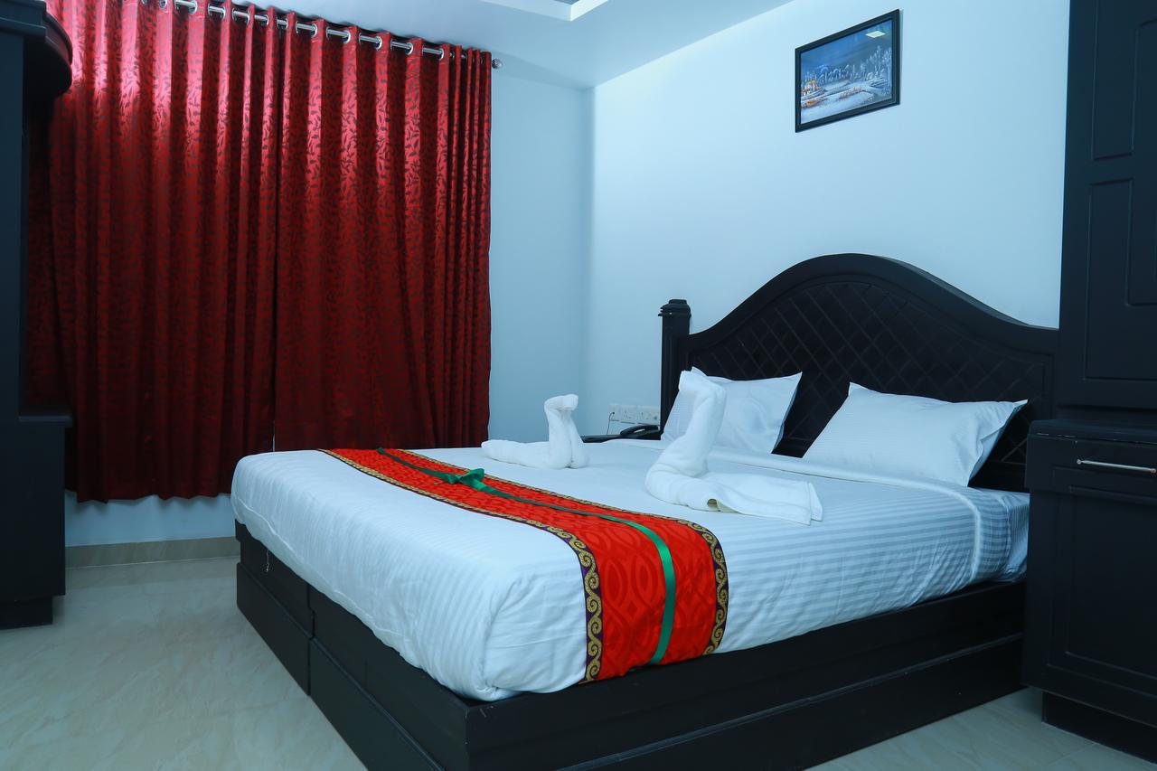 Hotel Aarya Bhavan Residency Malappuram Exterior foto